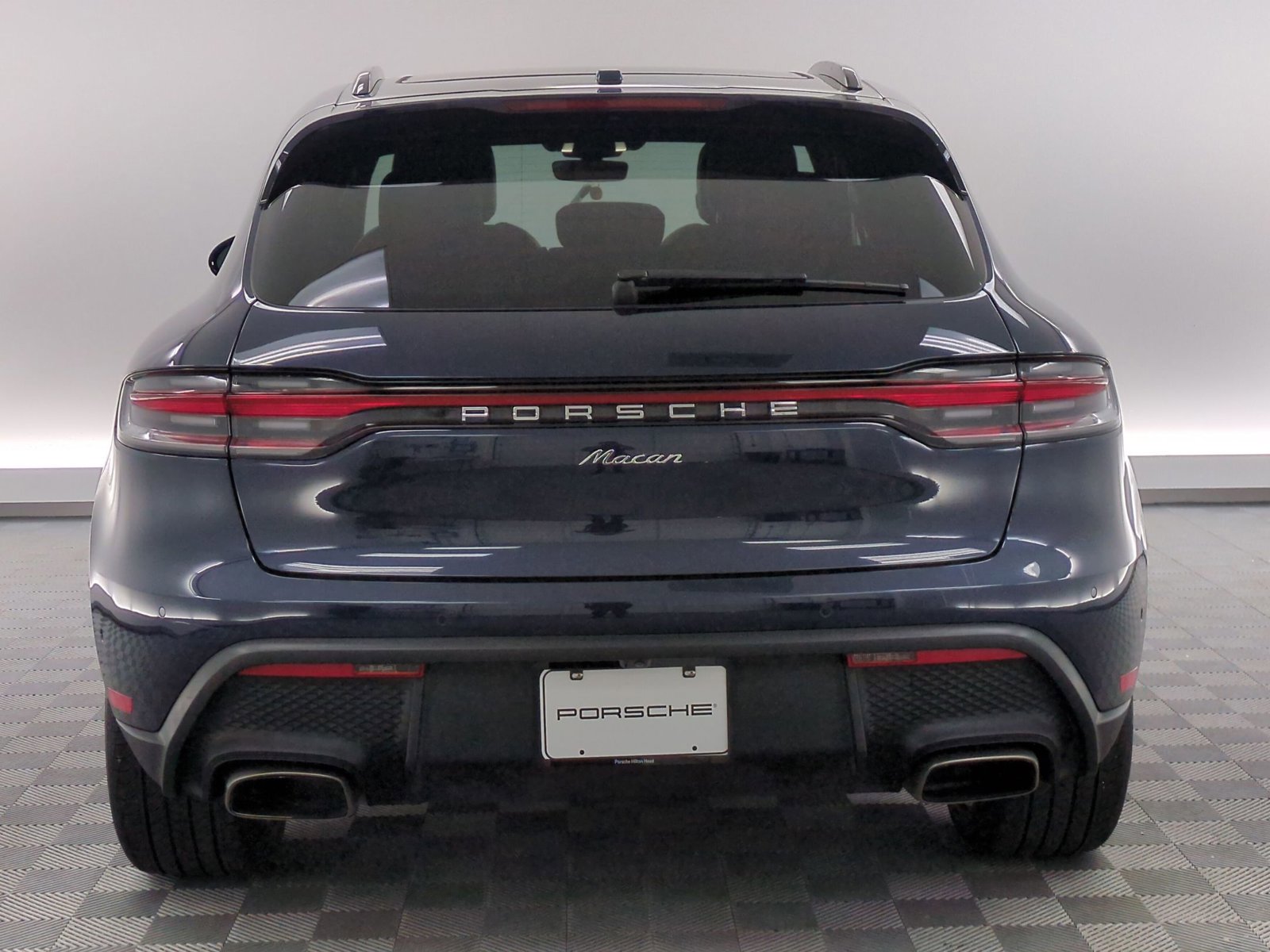 Certified 2023 Porsche Macan Turbo image 11
