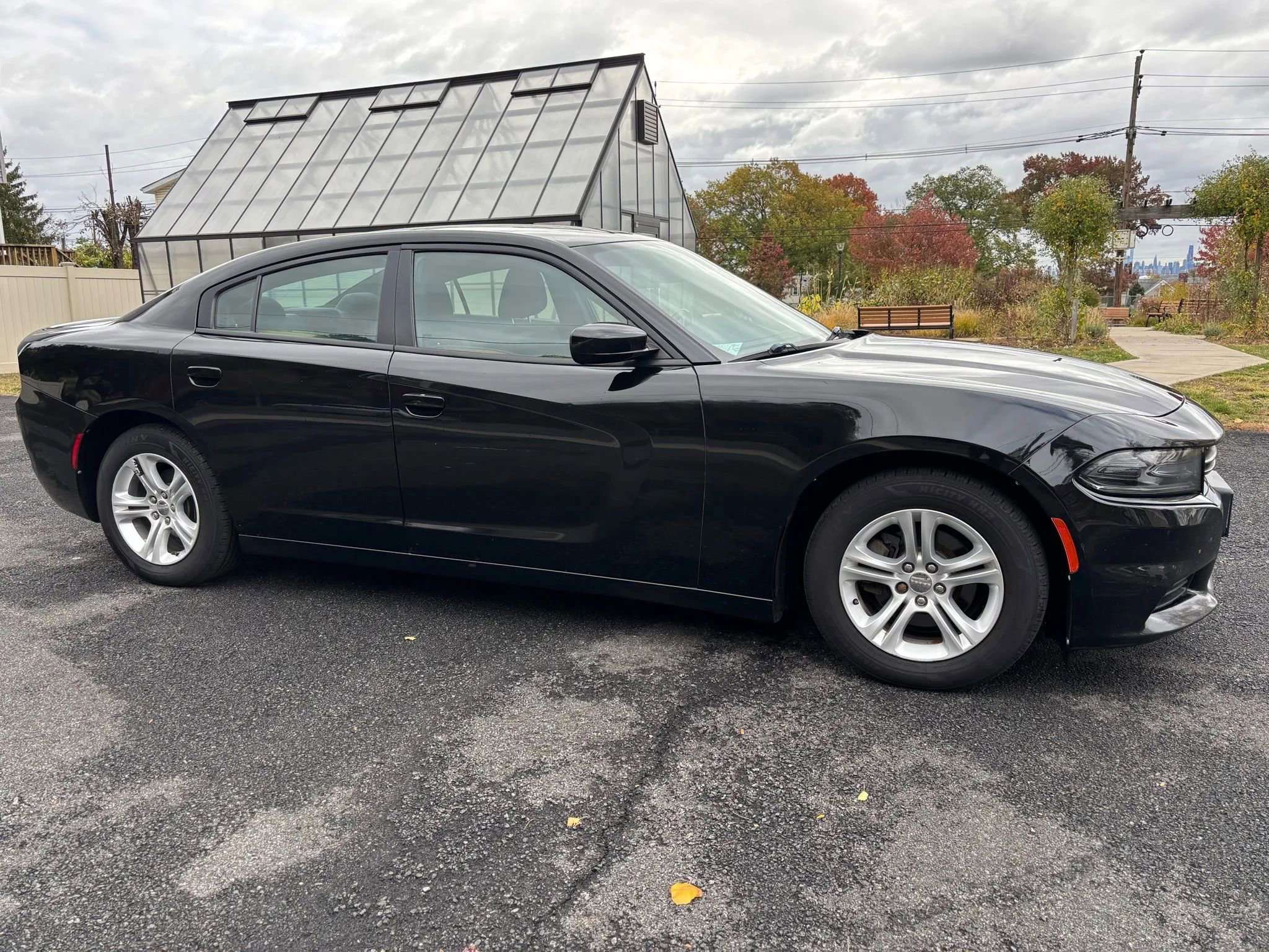 Used 2017 Dodge Charger SE w/ Popular Equipment Group image 12