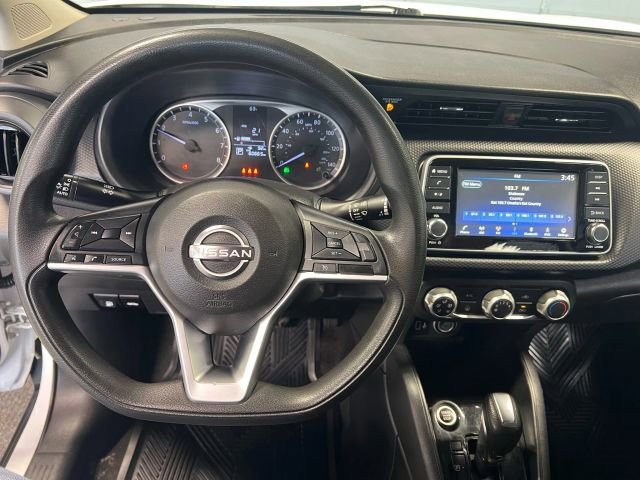 Used 2022 Nissan Kicks S image 8