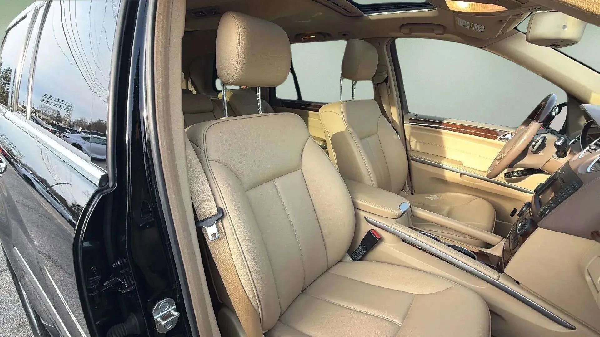 Used 2012 Mercedes-Benz GL 450 GL 450 4MATIC Sport Utility 4D image 17