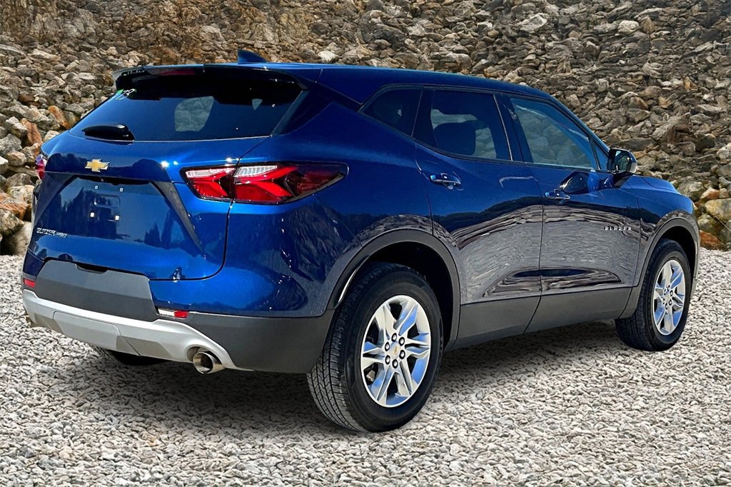 Used 2022 Chevrolet Blazer LT image 2