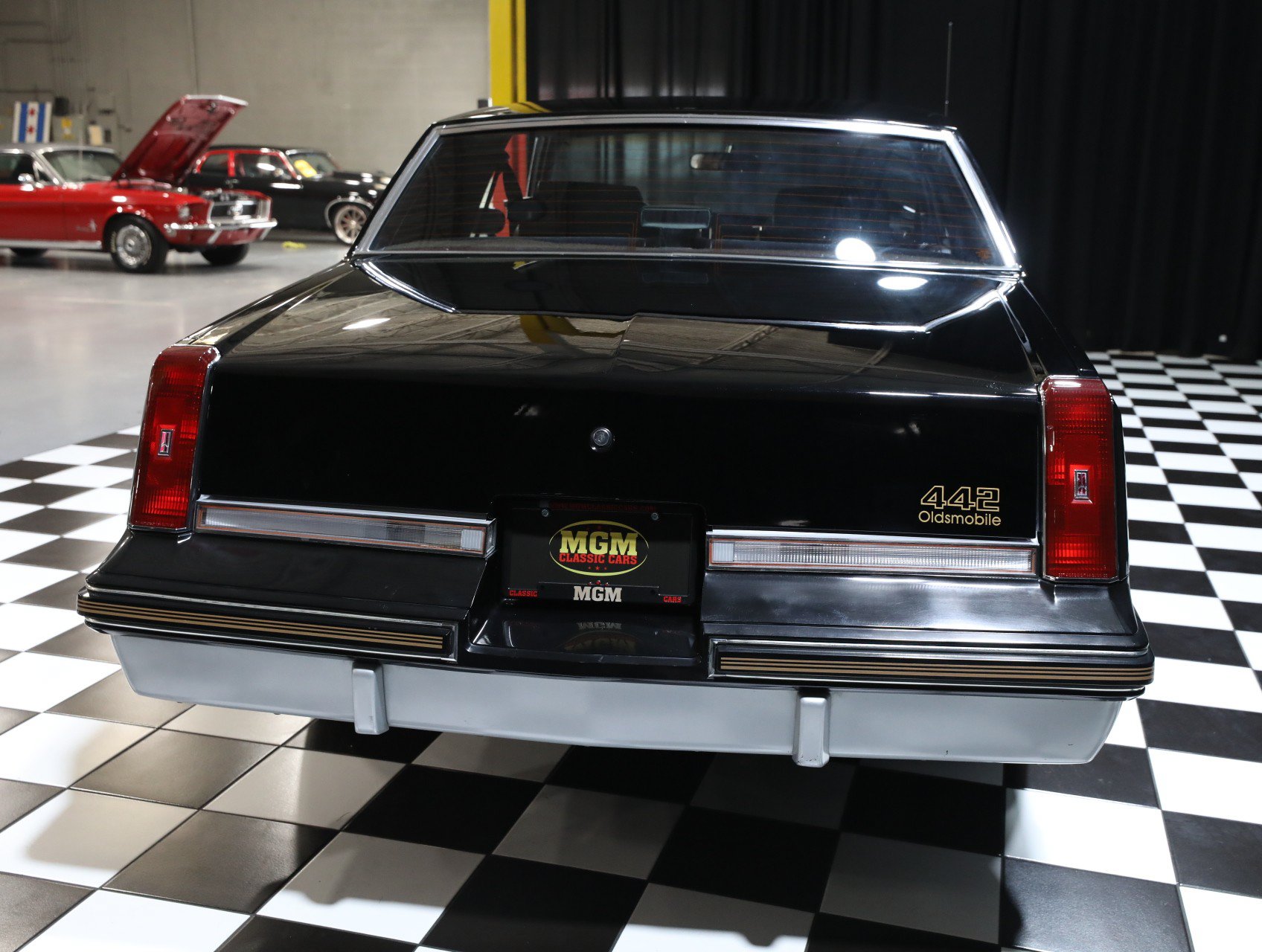 Used 1987 Oldsmobile Cutlass Supreme Salon RWD image 22