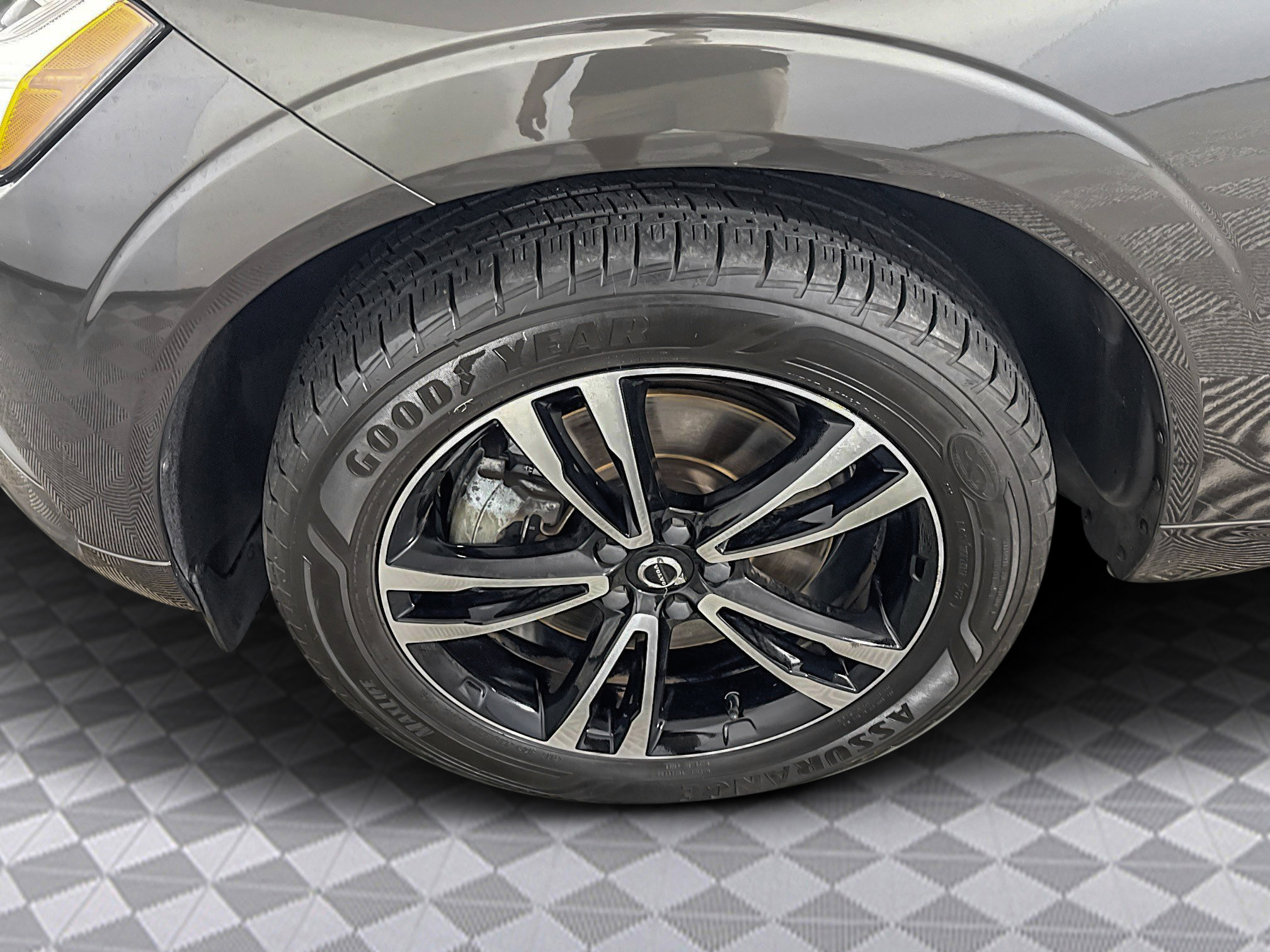 Used 2020 Volvo XC60 T6 Momentum image 38