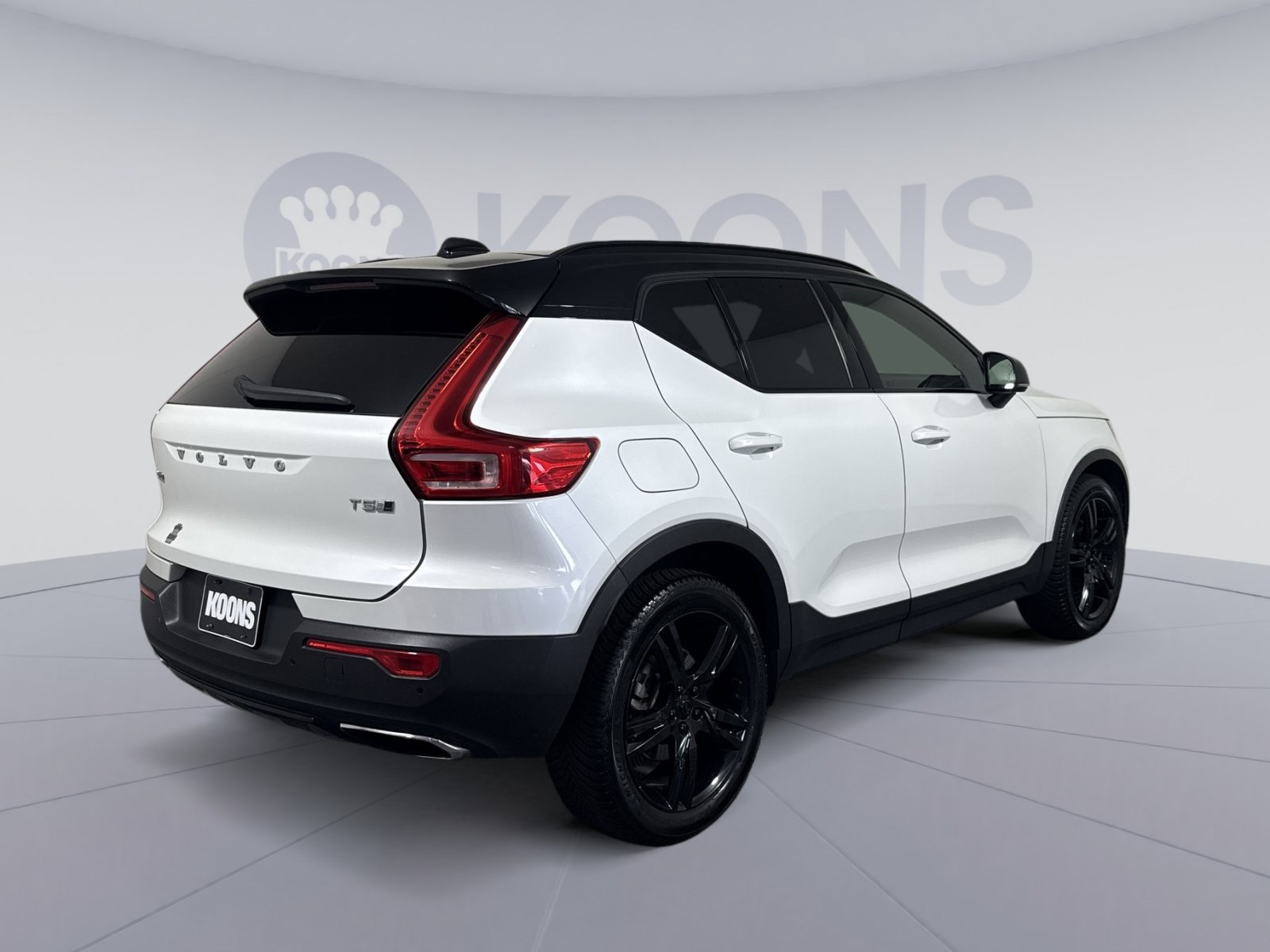 Used 2020 Volvo XC40 T5 R-Design AWD/4WD image 7