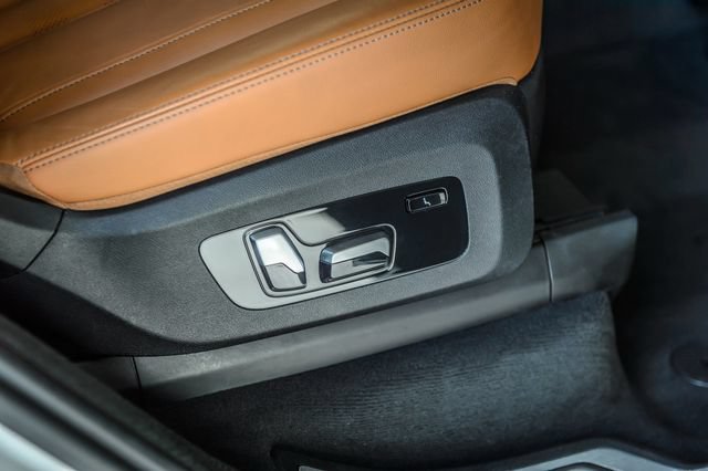Used 2022 BMW X7 xDrive40i w/ M Sport Package AWD/4WD image 45