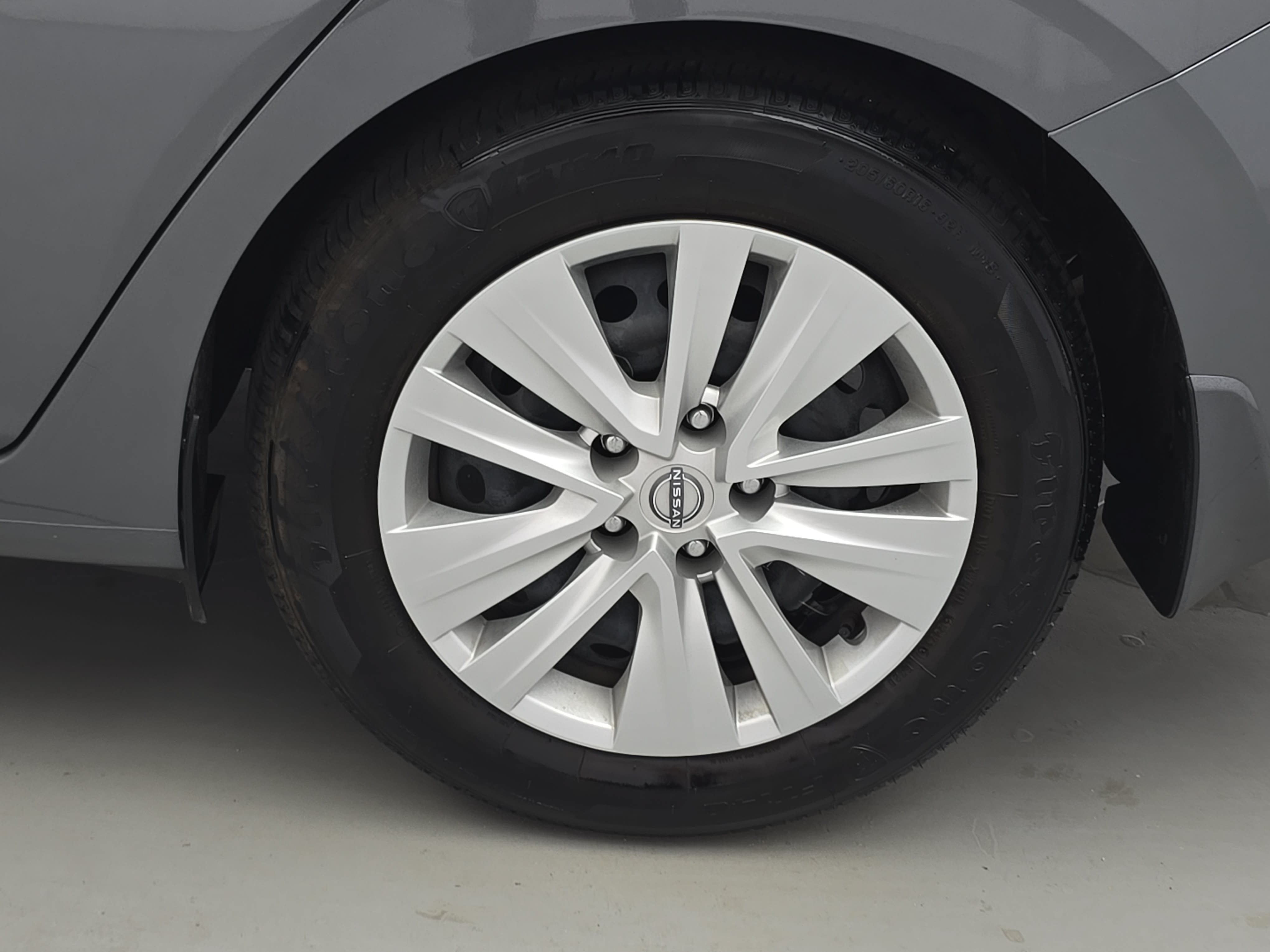 Used 2025 Nissan Sentra S FWD image 32