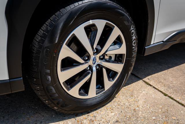 Certified 2025 Subaru Outback Premium AWD/4WD image 14