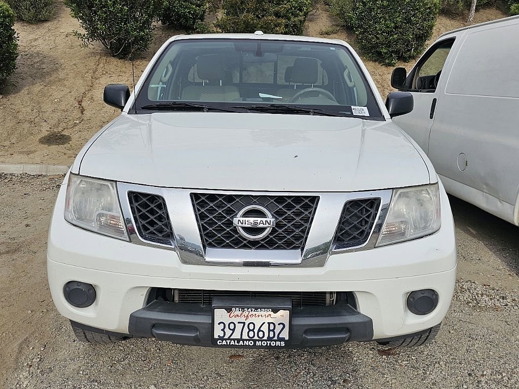 Used 2016 Nissan Frontier SV image 3