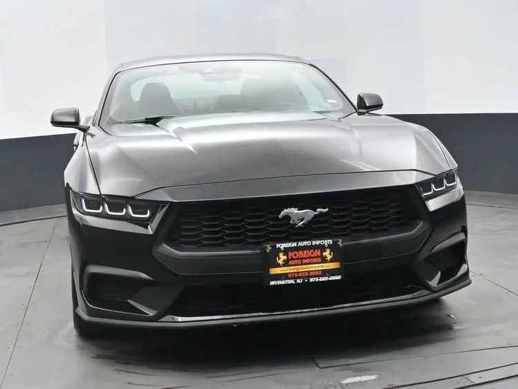 Used 2024 Ford Mustang Coupe image 3