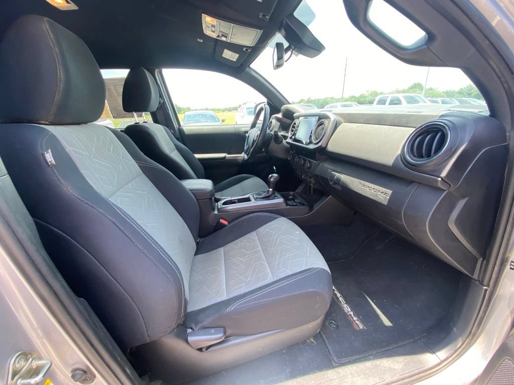 Used 2020 Toyota Tacoma TRD Off-Road w/ Technology Package RWD image 24