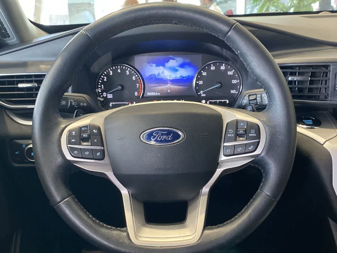 Used 2020 Ford Explorer XLT w/ Equipment Group 202A AWD/4WD image 17