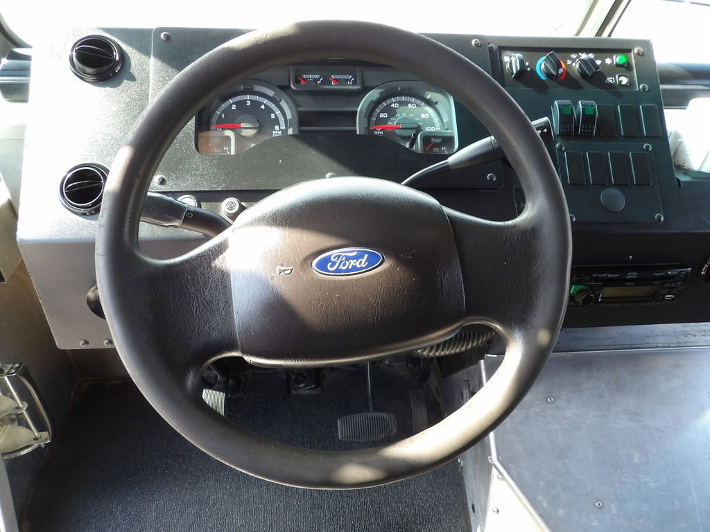Used 2014 Ford E-350 and Econoline 350 Super Duty w/ A/C Prep Package RWD image 18