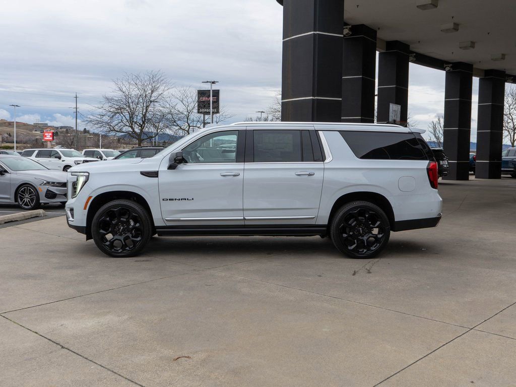 New 2026 GMC Yukon XL Denali w/ Denali Reserve Package image 4