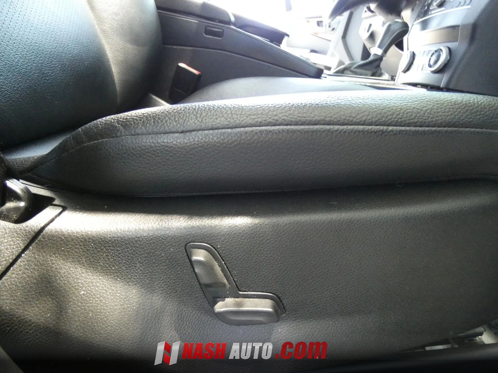 Used 2012 Mercedes-Benz GLK 350 2WD image 27