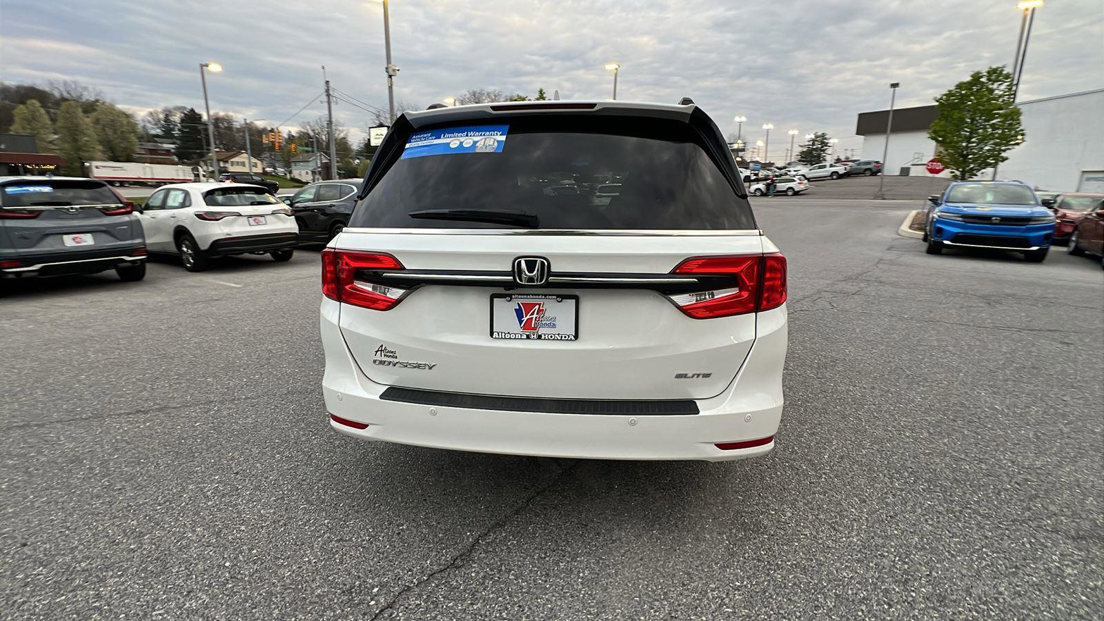 Used 2022 Honda Odyssey Elite image 5