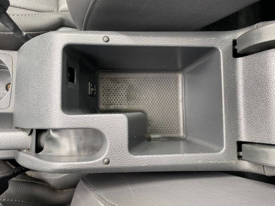 Used 2009 Volkswagen Jetta TDI image 17