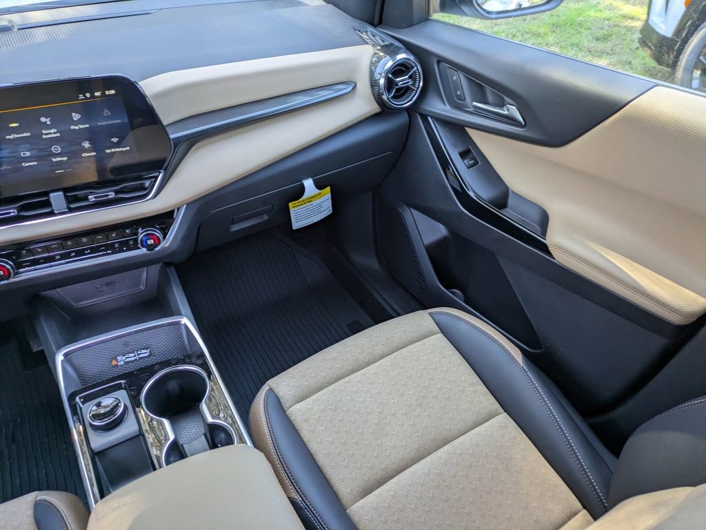 New 2026 Chevrolet Equinox ACTIV w/ Convenience Package III image 18