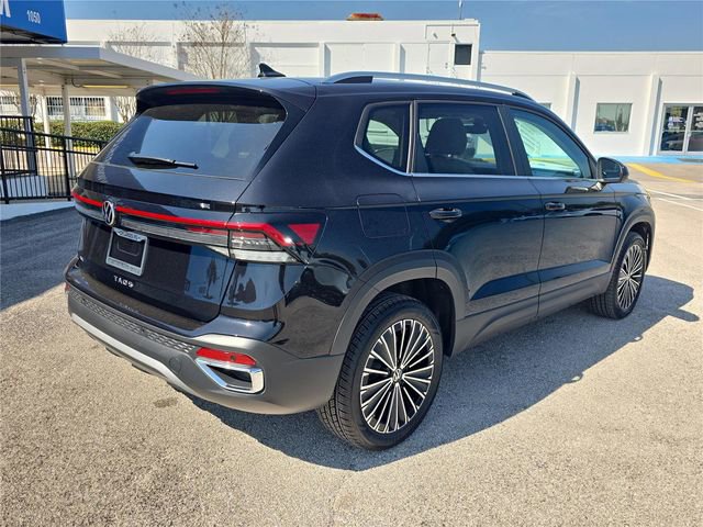 New 2026 Volkswagen Taos SE image 3