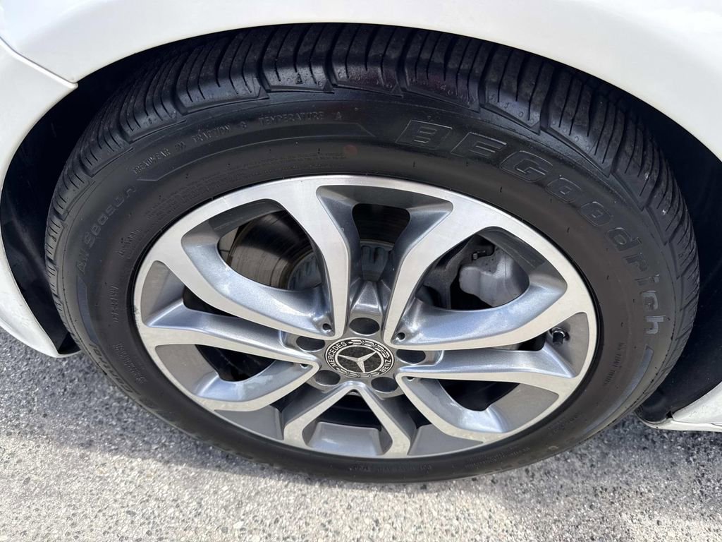 Used 2018 Mercedes-Benz C 300 Sedan image 12