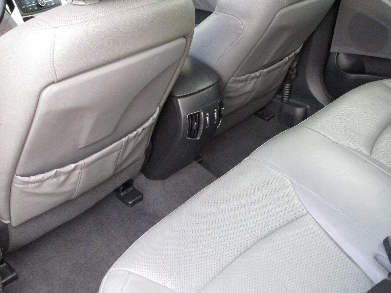 Used 2014 Hyundai Sonata Limited w/ Technology Package 05 FWD image 12