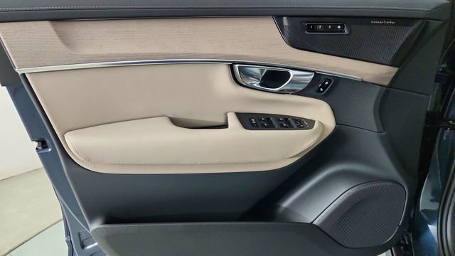 New 2026 Volvo XC90 B6 Plus w/ Protection Package Premier AWD/4WD image 9