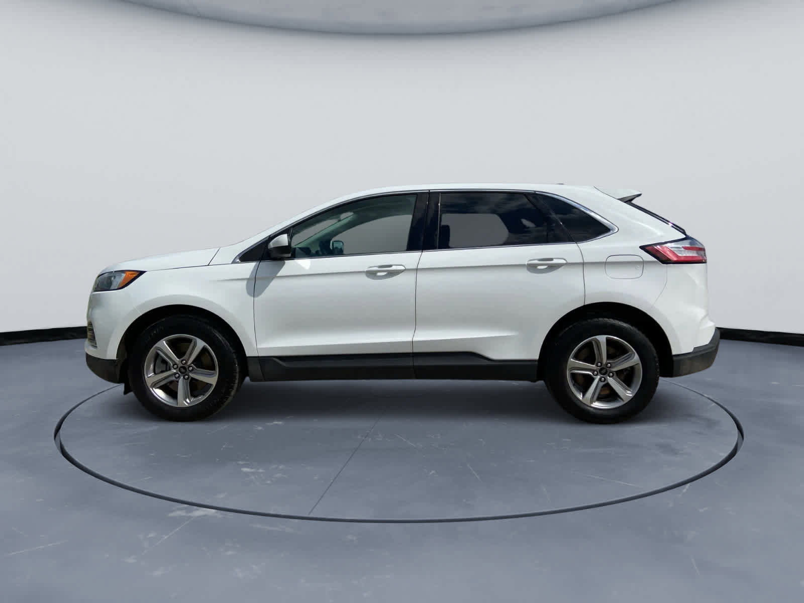 Used 2024 Ford Edge SEL w/ Convenience Package image 9