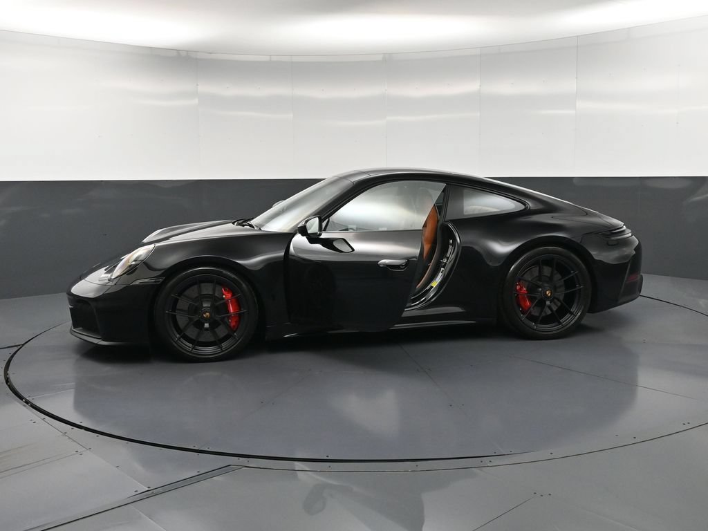Certified 2026 Porsche 911 Carrera GTS RWD image 34