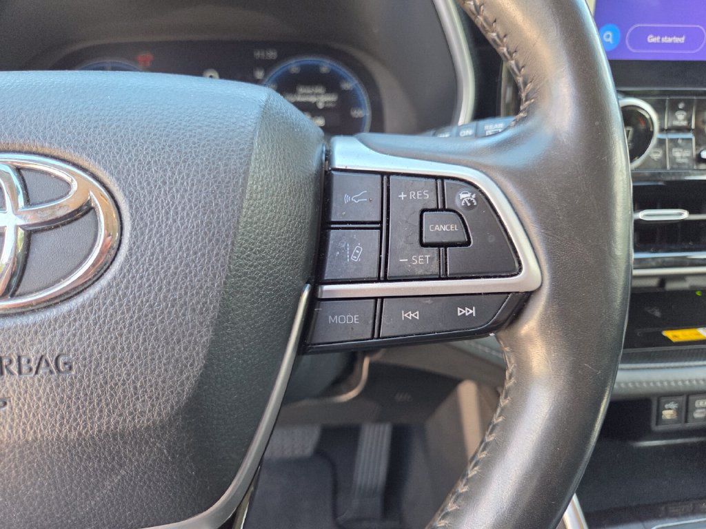 Used 2023 Toyota Highlander Limited FWD image 33