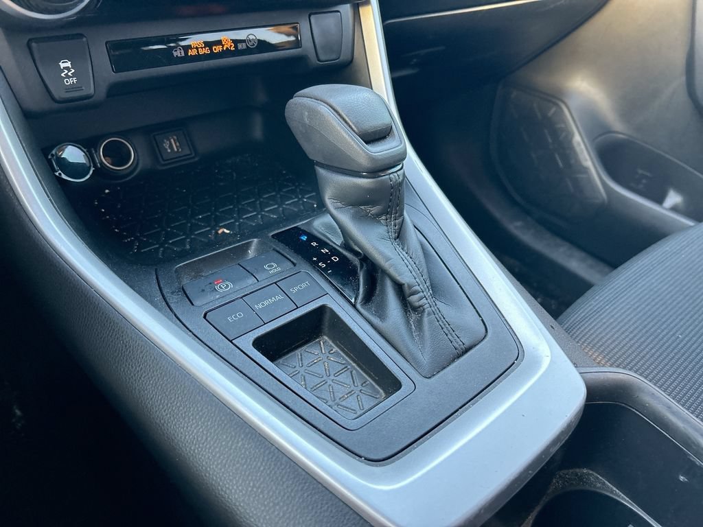 Certified 2023 Toyota RAV4 LE FWD image 25