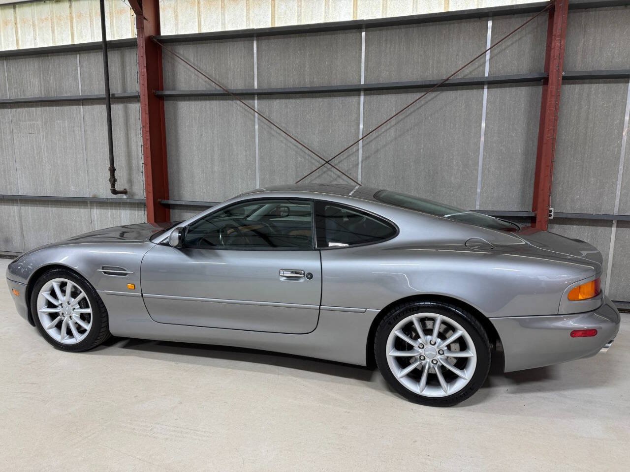 Used 2000 Aston Martin DB7 Vantage RWD image 7