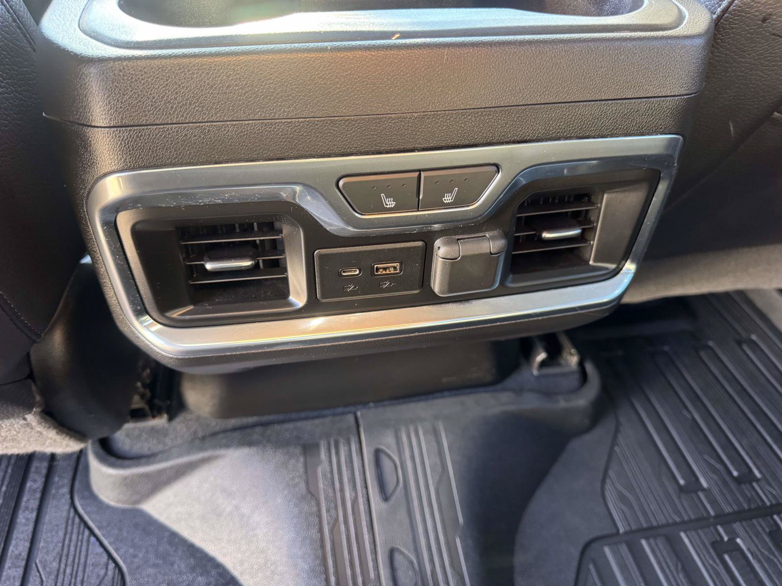 Used 2020 GMC Sierra 2500 Denali w/ Denali Ultimate Package AWD/4WD image 24