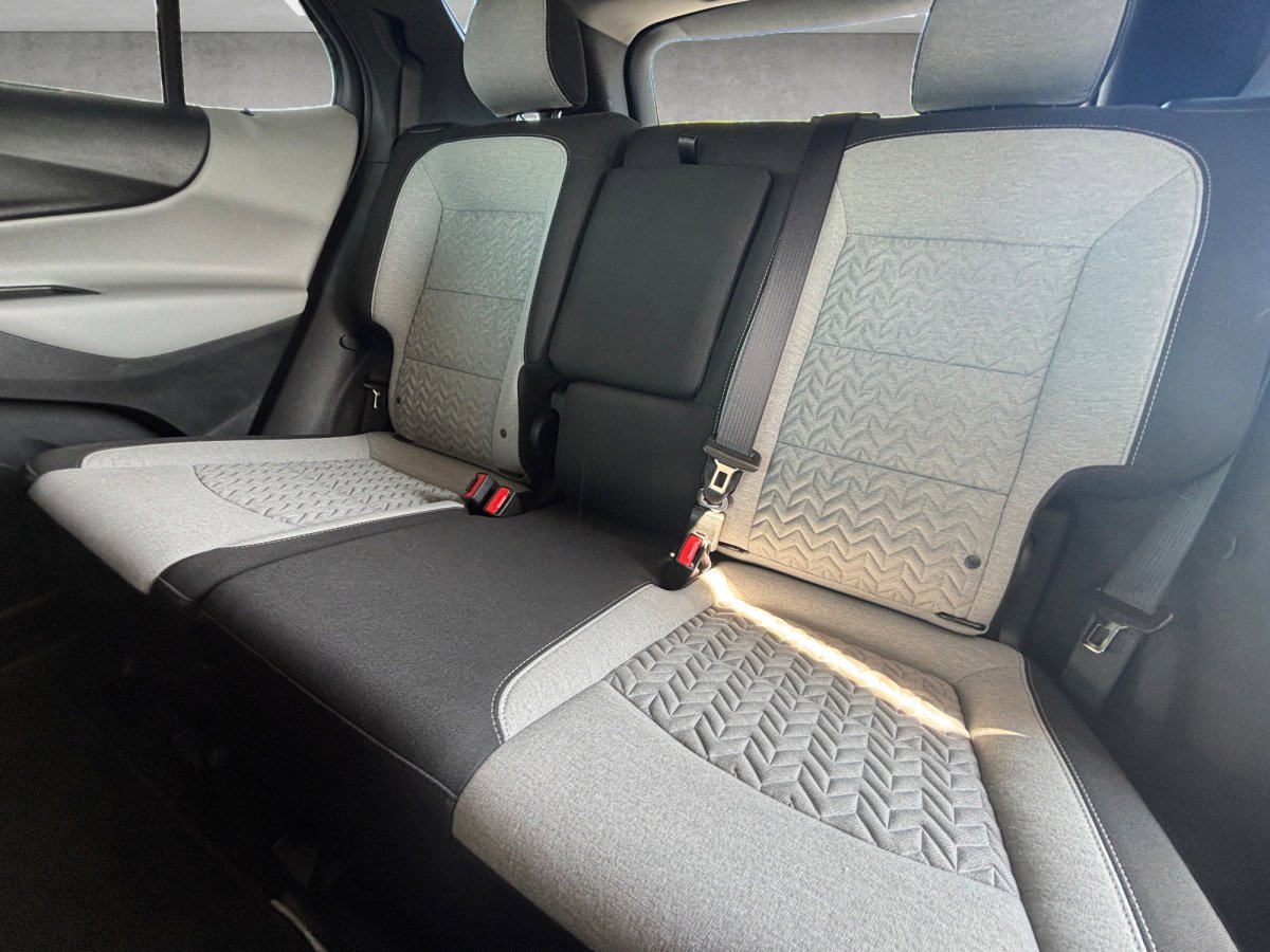 Used 2023 Chevrolet Equinox LS FWD image 27