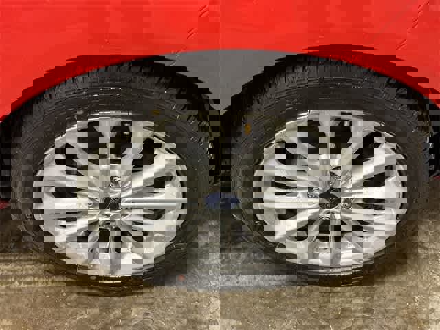 Used 2014 Ford Fiesta SE w/ Equipment Group 201A image 5