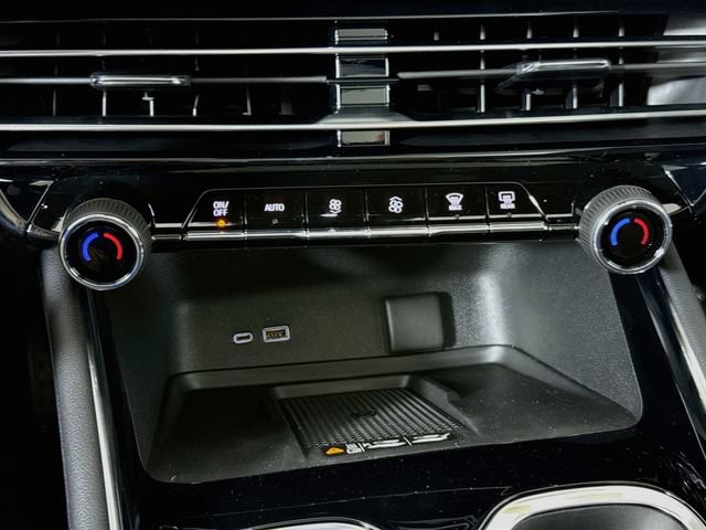 New 2027 Chevrolet Traverse LT w/ Sun and Wheel Package FWD image 18