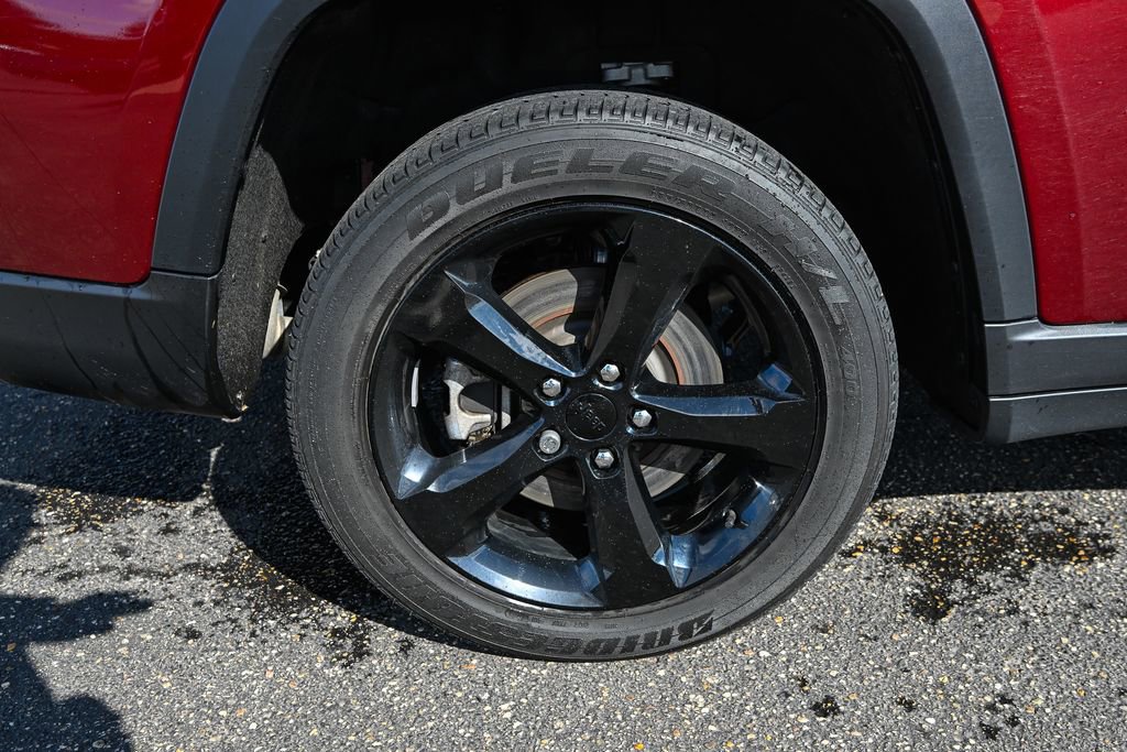 Used 2023 Jeep Grand Cherokee L Laredo image 14