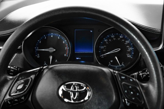 Used 2019 Toyota C-HR LE image 16