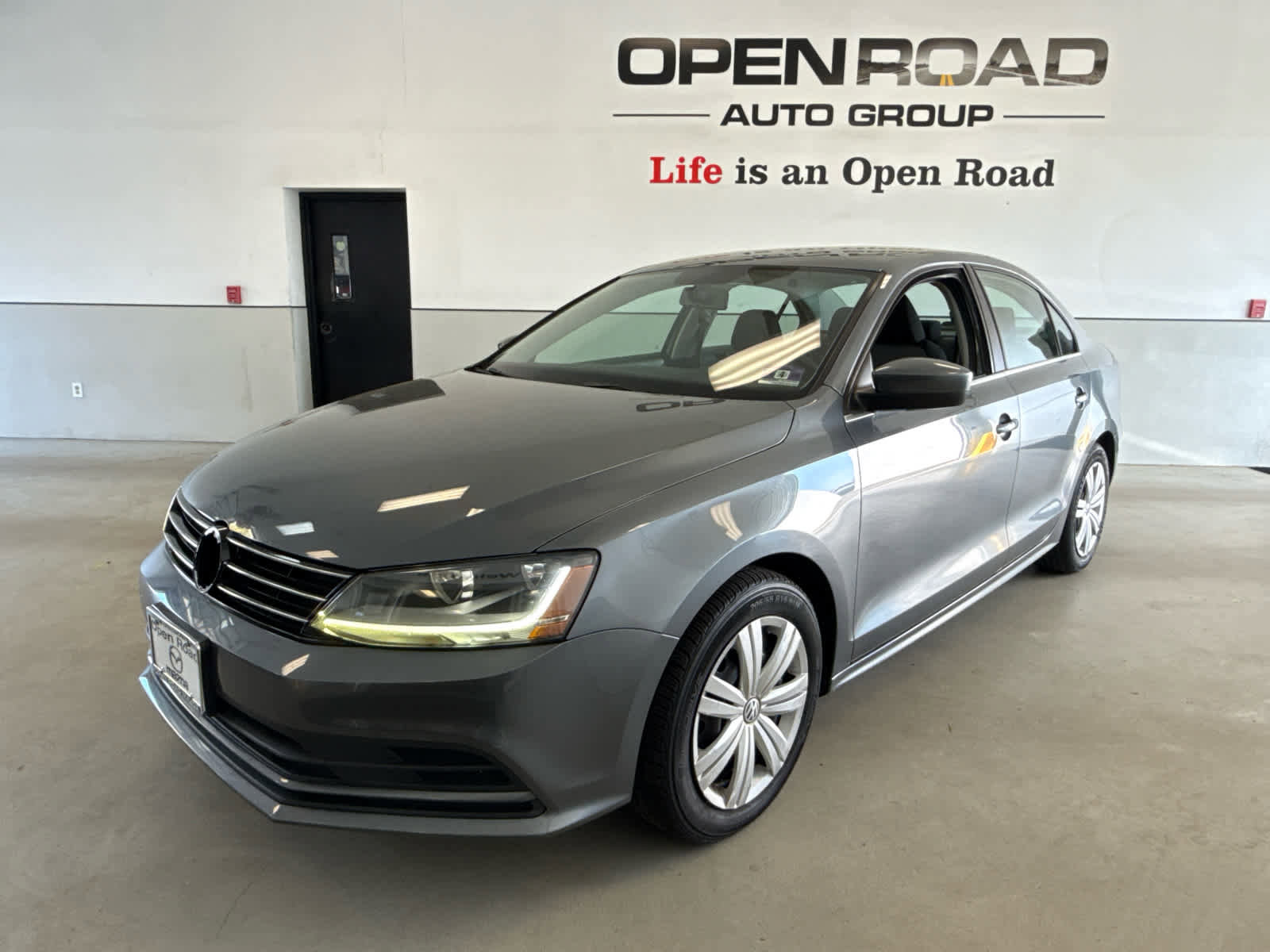 Used 2017 Volkswagen Jetta S FWD image 2