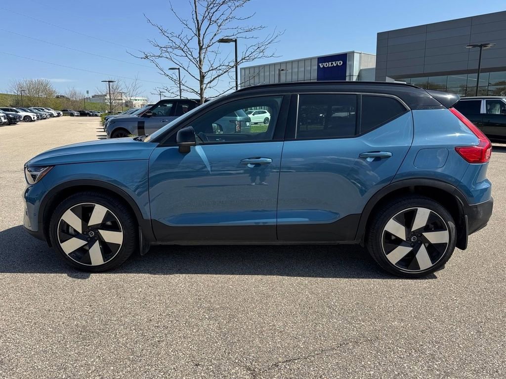 Used 2023 Volvo XC40 Recharge Ultimate AWD/4WD image 2