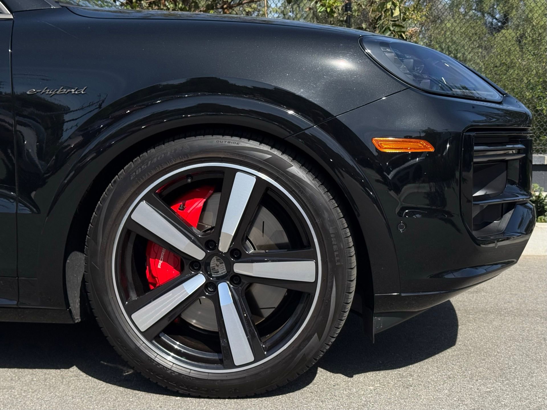 Certified 2025 Porsche Cayenne Turbo image 12