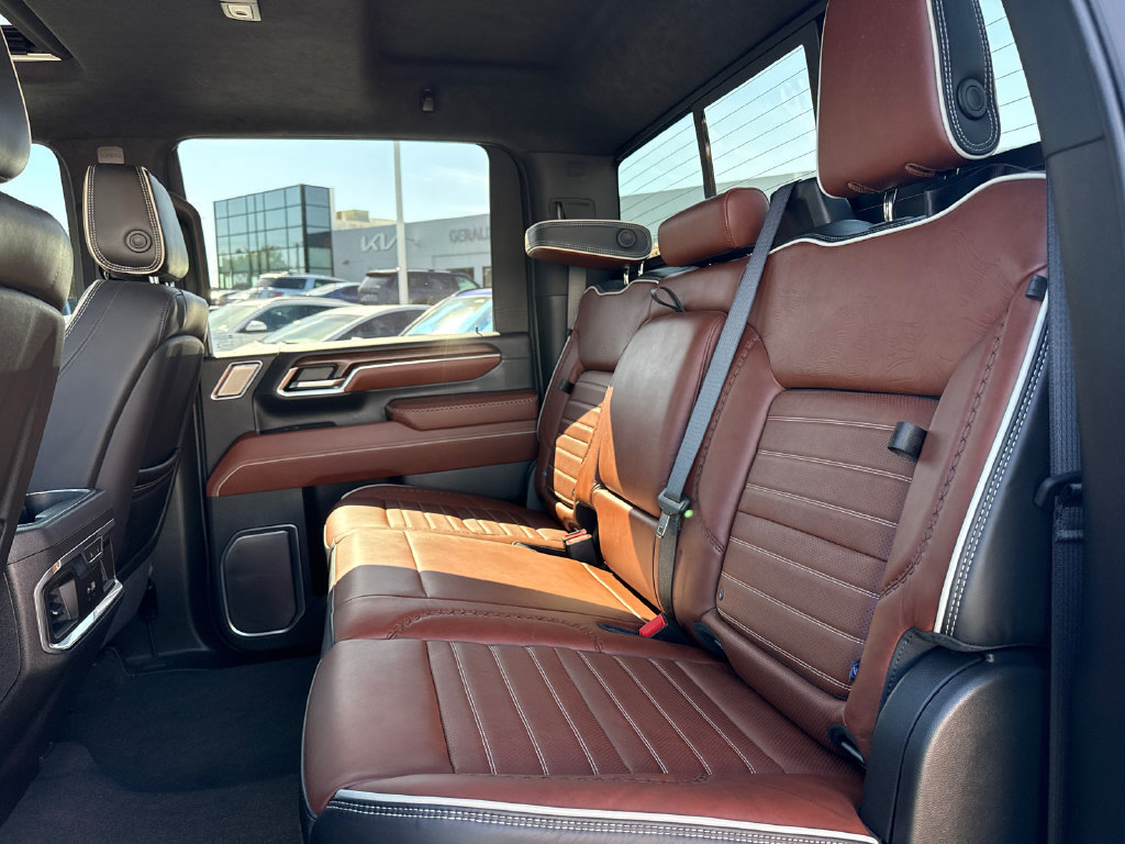 Certified 2025 GMC Sierra 2500 Denali Ultimate AWD/4WD image 31