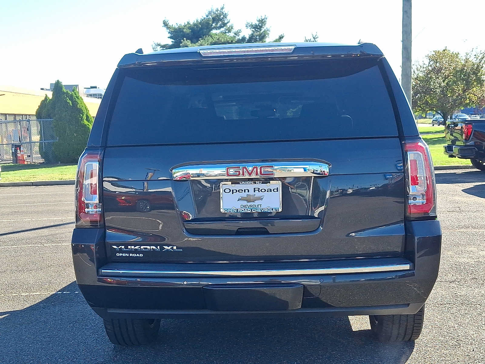 Certified 2020 GMC Yukon XL Denali w/ Denali Premium Package AWD/4WD image 5