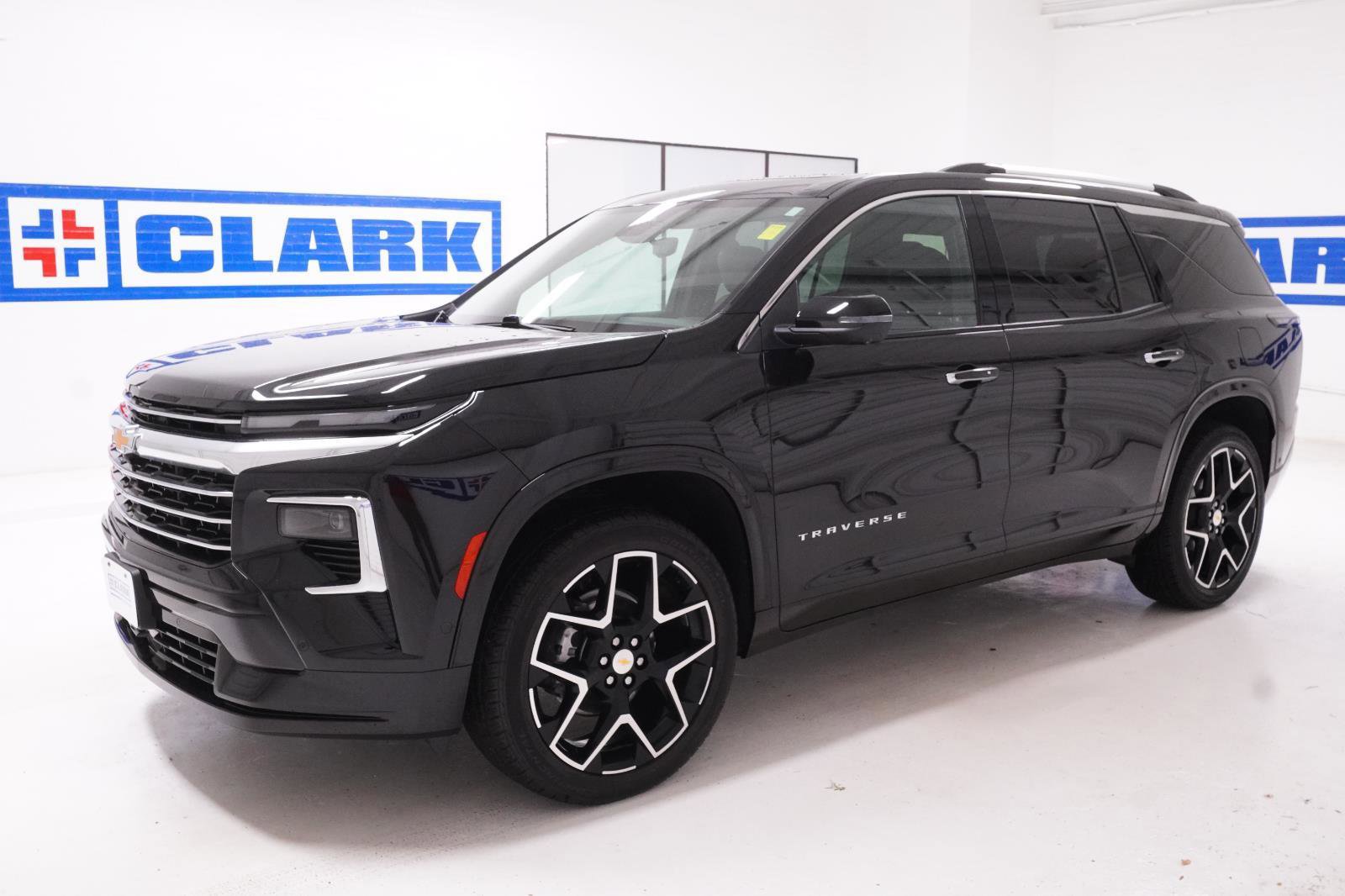 Used 2025 Chevrolet Traverse High Country w/ LPO, Floor Liner Package FWD image 11