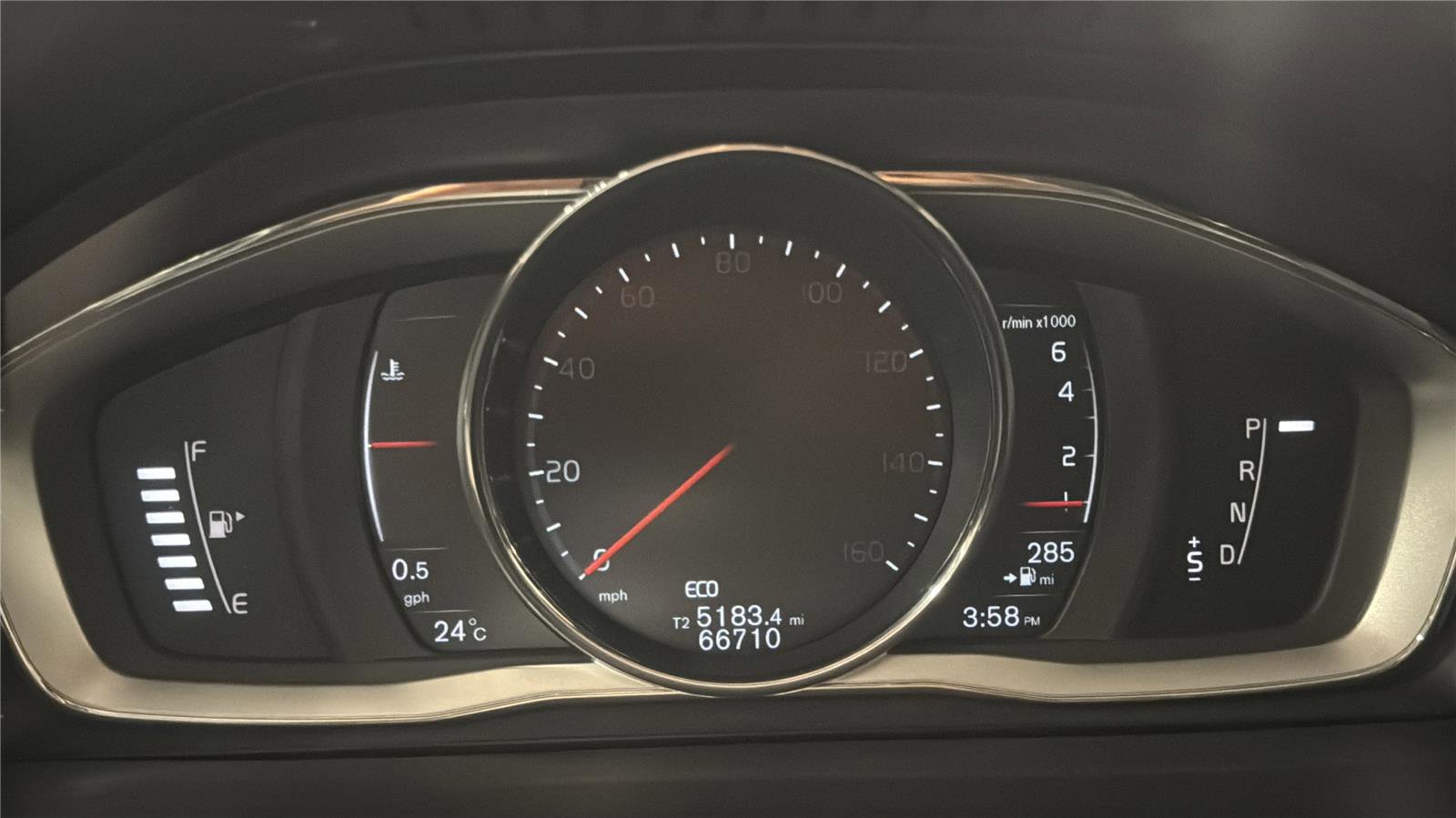 Used 2017 Volvo V60 T5 Premier w/ Convenience Package FWD image 15