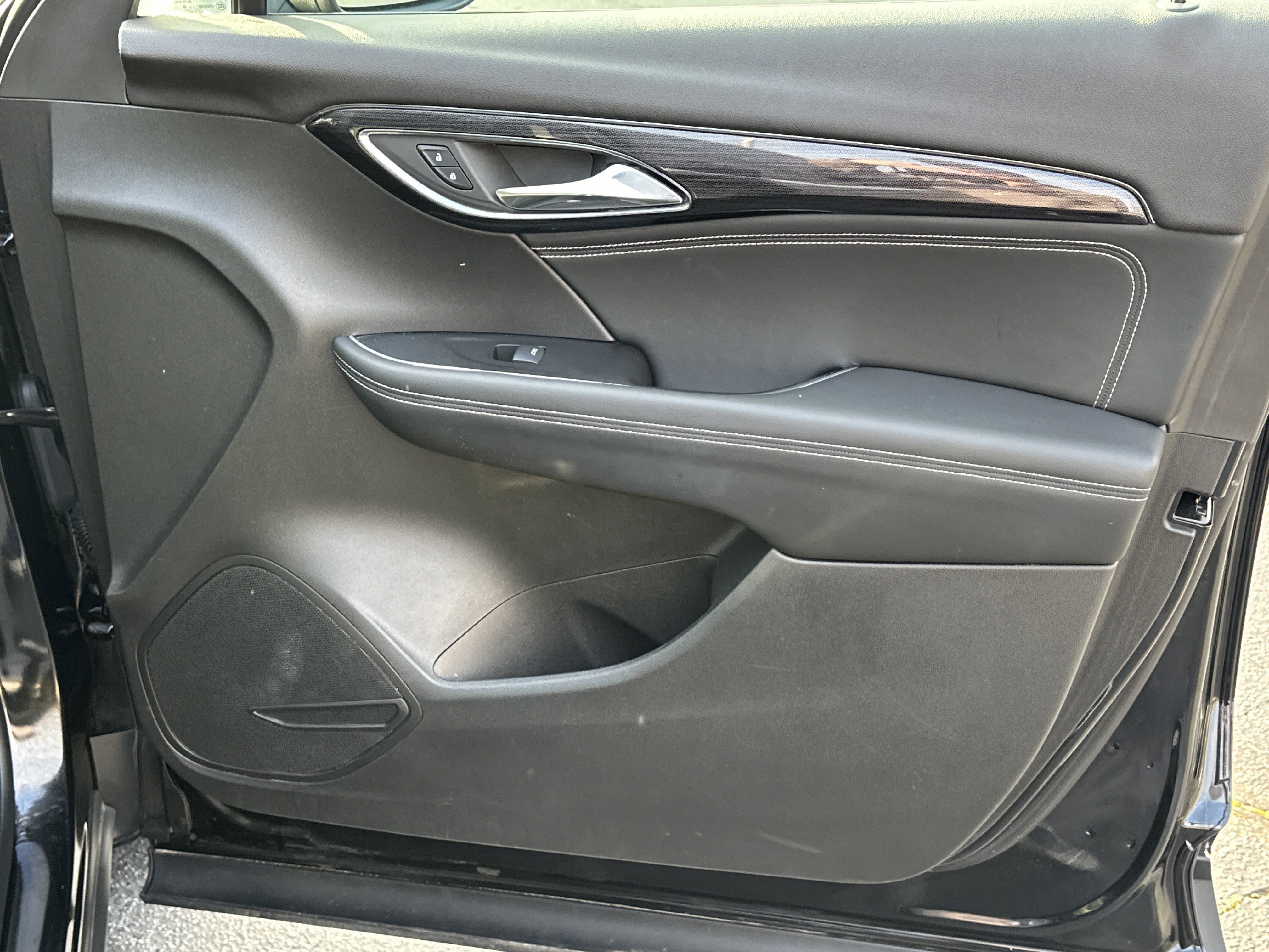 Certified 2022 Buick Envision Essence w/ Safety Package image 16