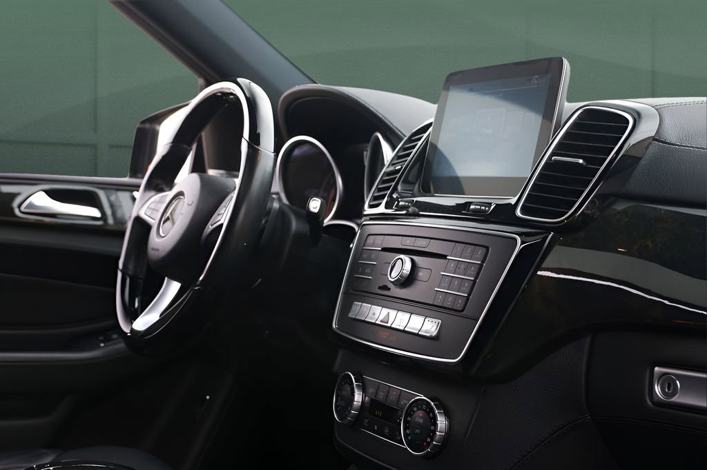 Used 2018 Mercedes-Benz GLE 43 AMG 4MATIC w/ Night Package image 16