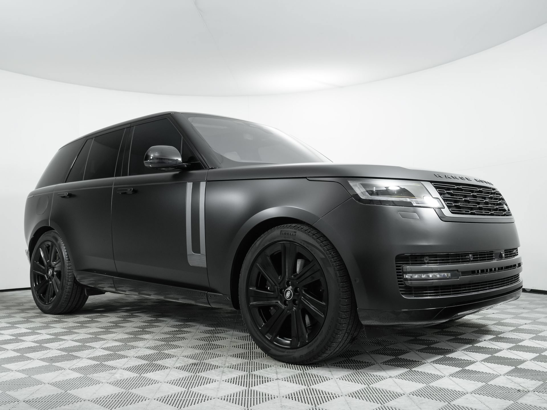Used 2023 Land Rover Range Rover SE AWD/4WD image 12