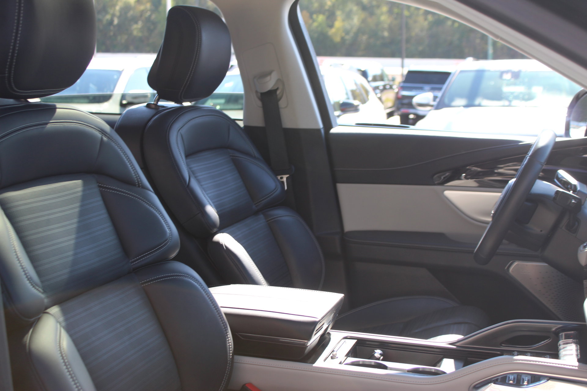 Used 2024 Lincoln Nautilus Reserve w/ Equipment Group 203A image 36