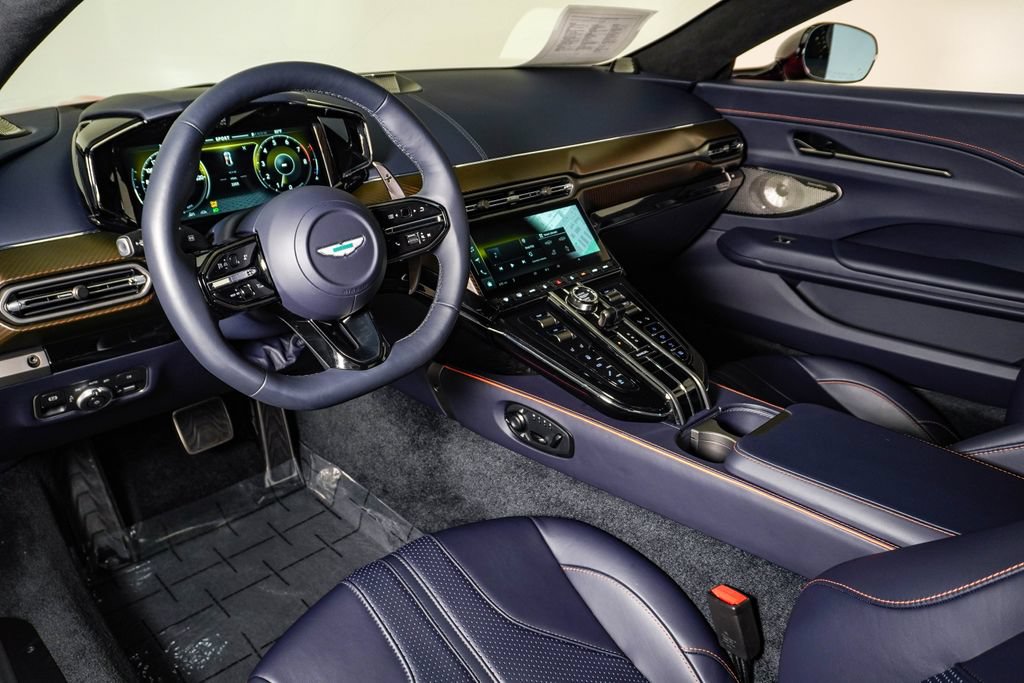 Used 2026 Aston Martin V8 Vantage Coupe RWD image 23