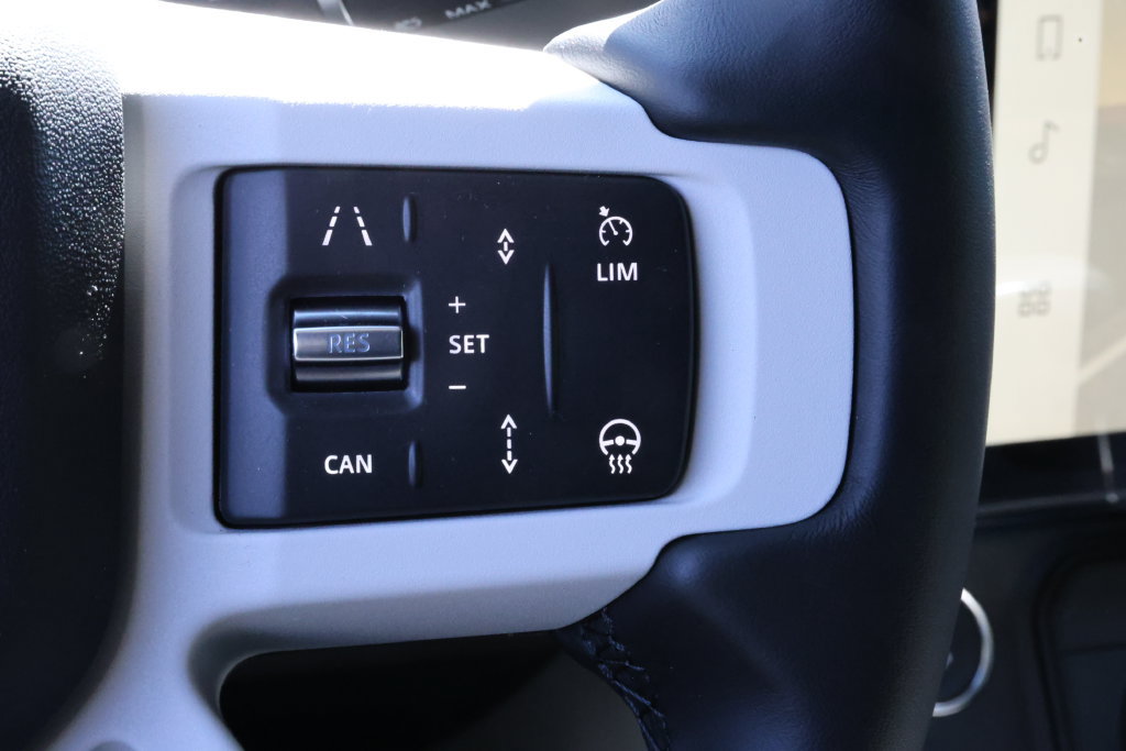 New 2026 Land Rover Defender 110 X-Dynamic SE AWD/4WD image 19