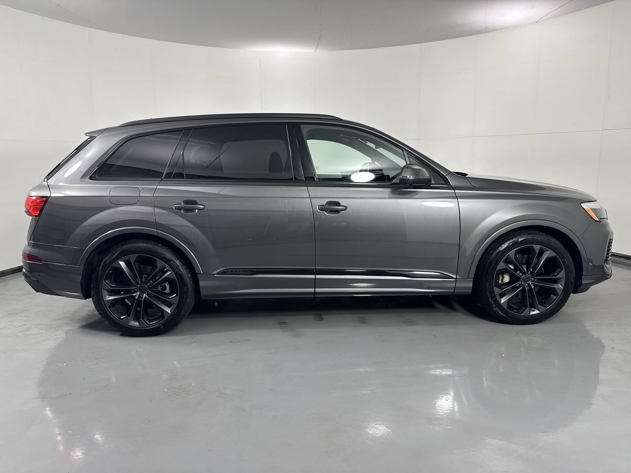 Used 2026 Audi Q7 3.0T Premium Plus w/ Premium Plus Package AWD/4WD image 38
